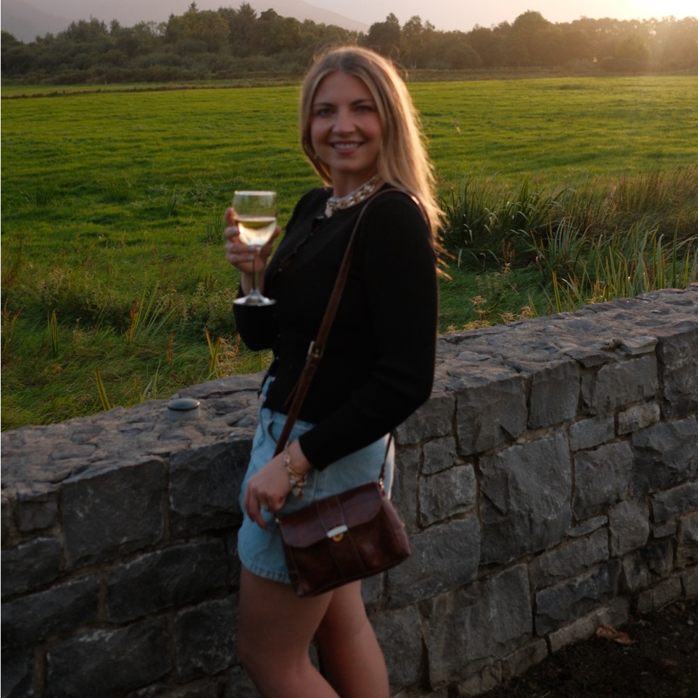Meet your Posher, Halee